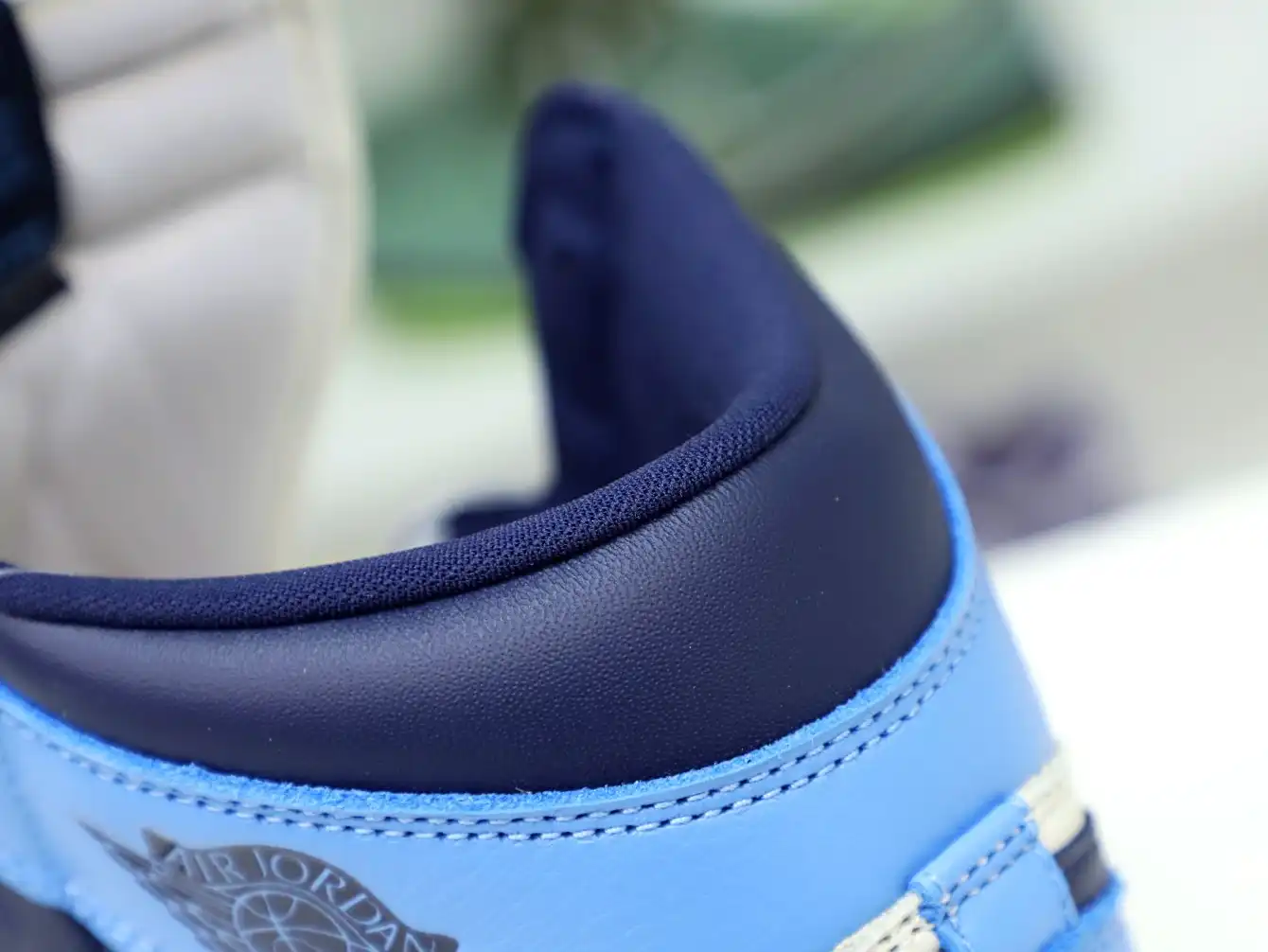 AIR JORDAN 1 RETRO HIGH OG 'OBSIDIAN'