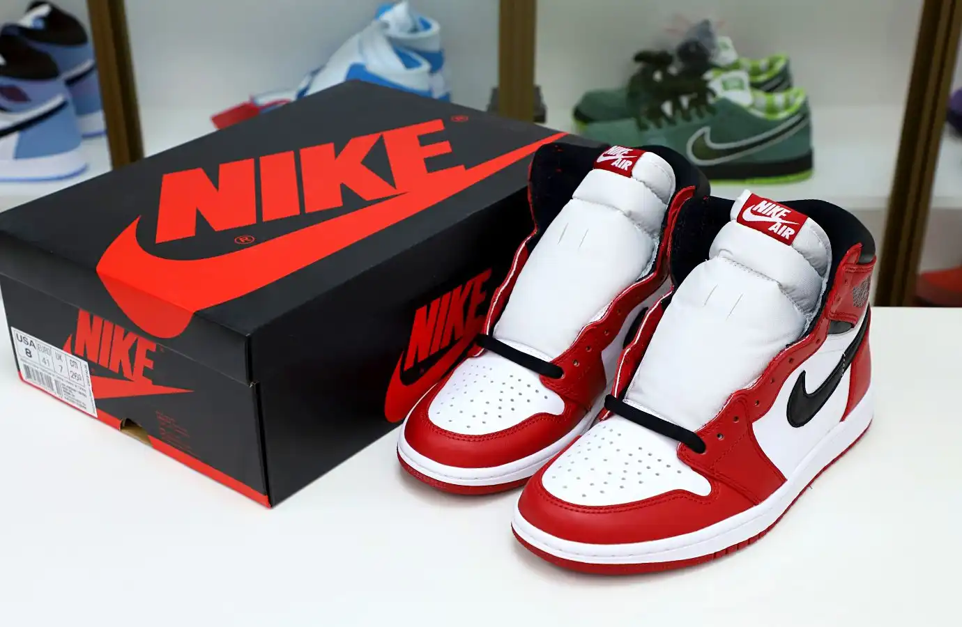 AIR JORDAN 1 RETRO HIGH OG 'CHICAGO' 2015