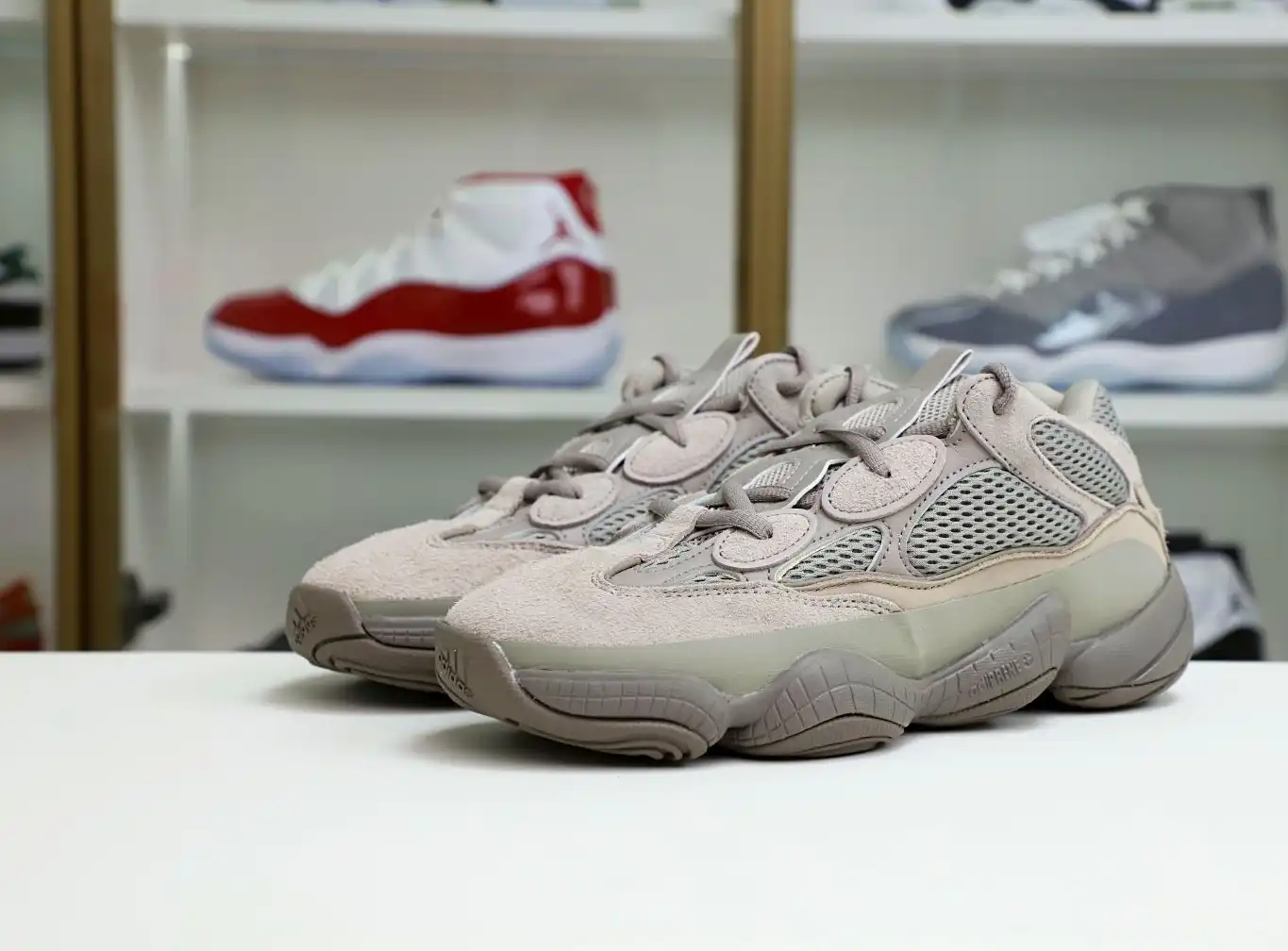 hype Yeezy 500 