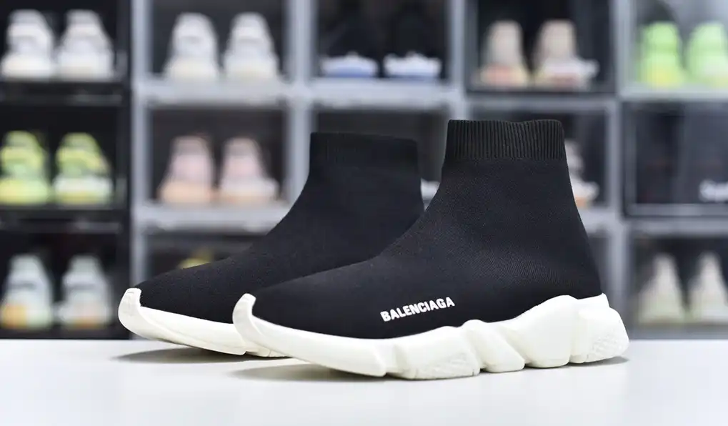 hype Balenciaga is available in all sizes. You cannot place an order on the website. You can contact customer service to purchase.BLGA Speed