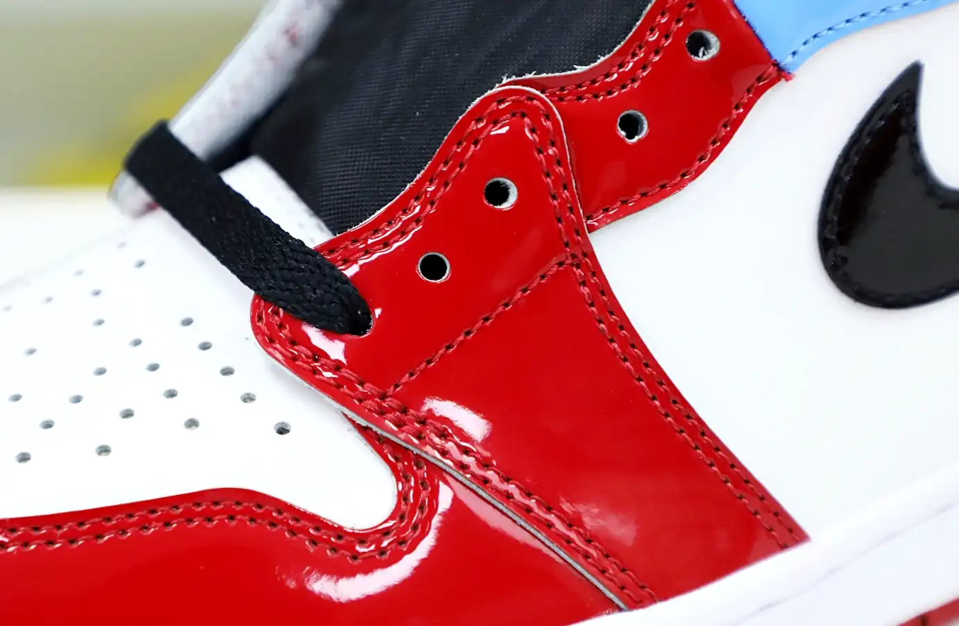 AIR JORDAN 1 RETRO HIGH OG 'FEARLESS'