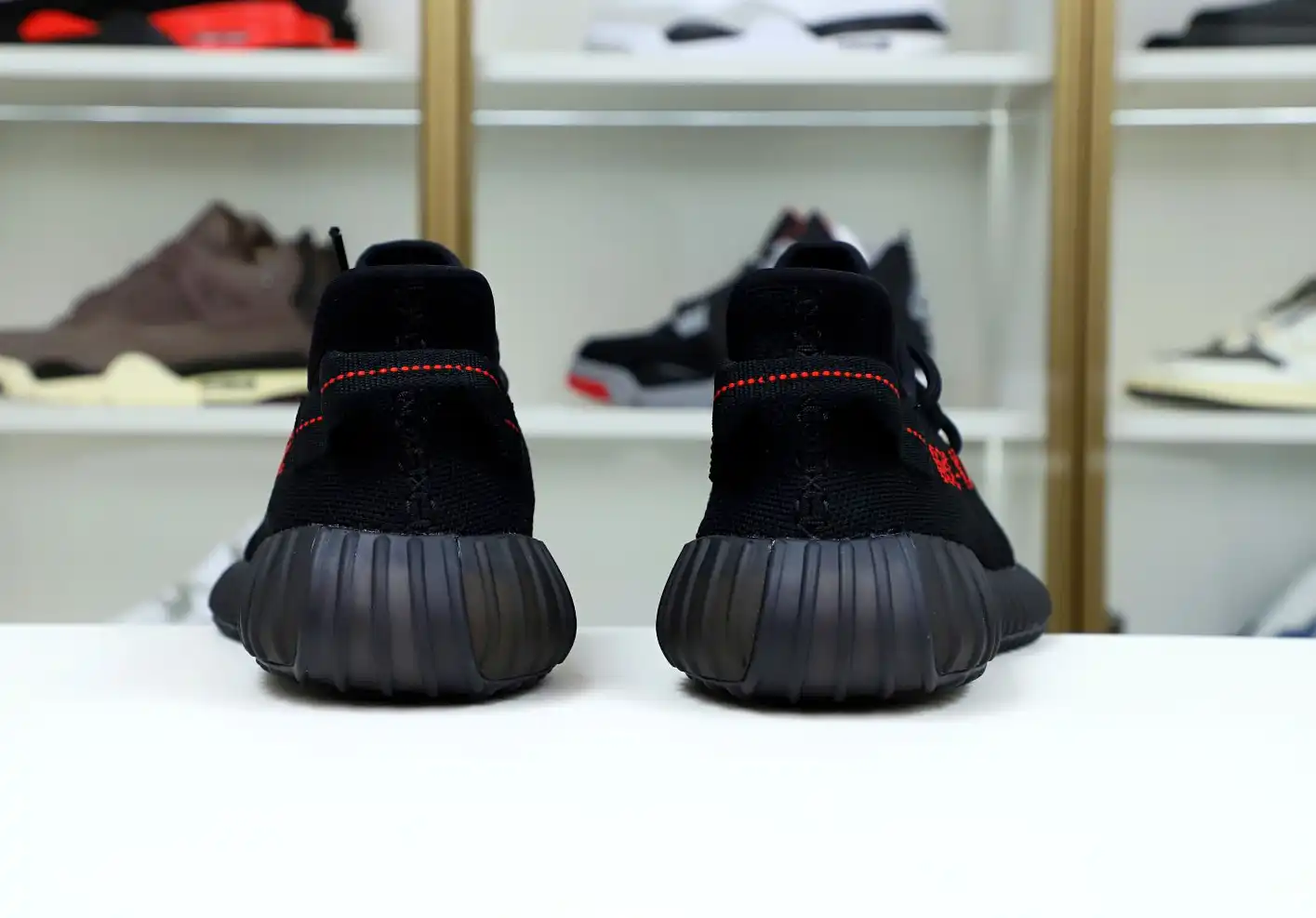 hype YEEZY BOOST 350 V2 'BRED'