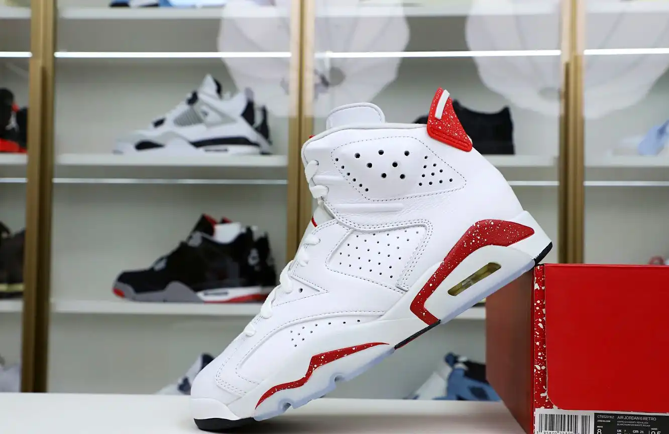 AIR JORDAN 6 RED OREO