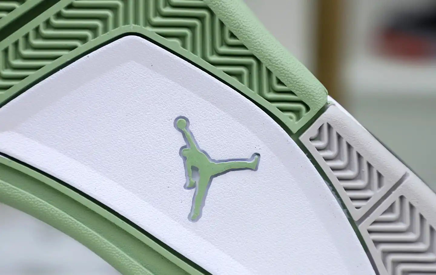 AIR JORDAN 4 