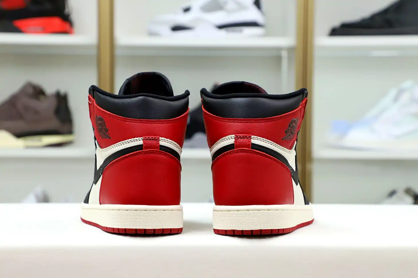 AIR JORDAN 1 RETRO HIGH OG 'BRED TOE'