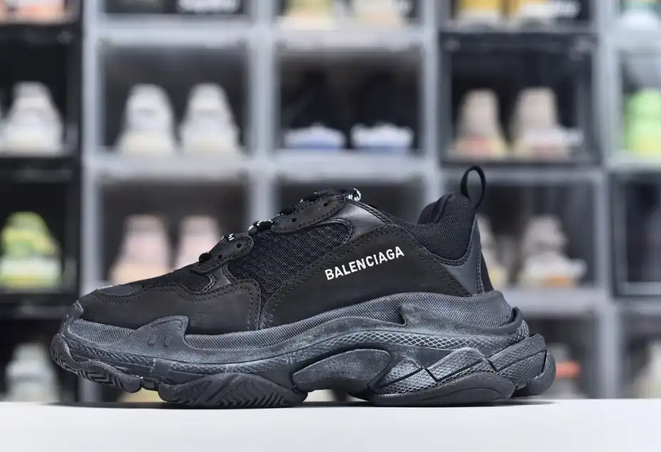 hype Balenciaga is available in all sizes. You cannot place an order on the website. You can contact customer service to purchase.BLGA Triple S