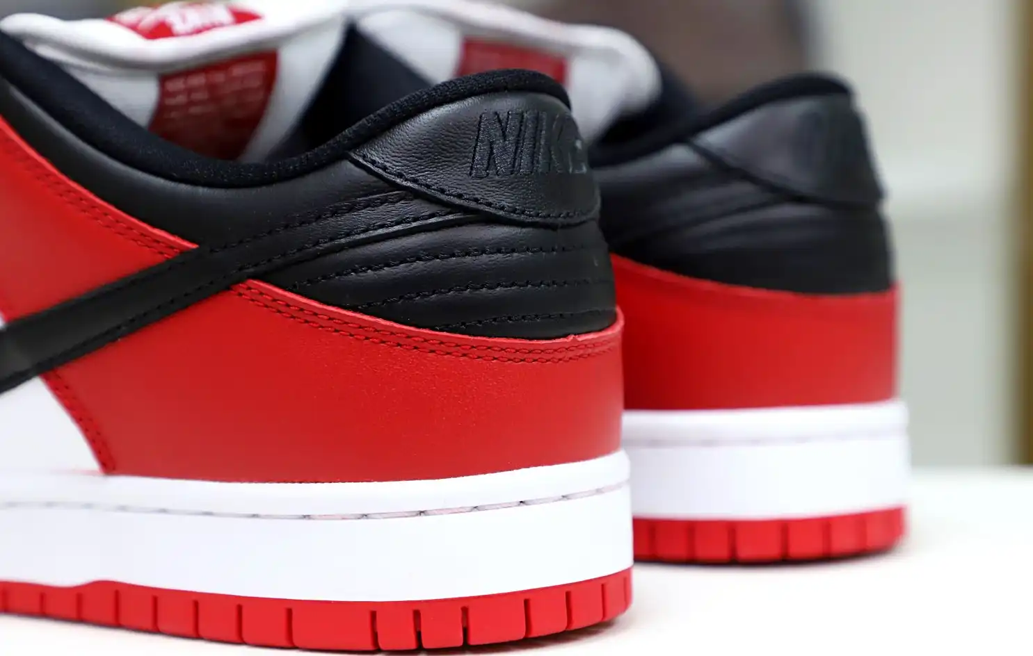 hype NIKE SB DUNK LOW “CHICAGO”