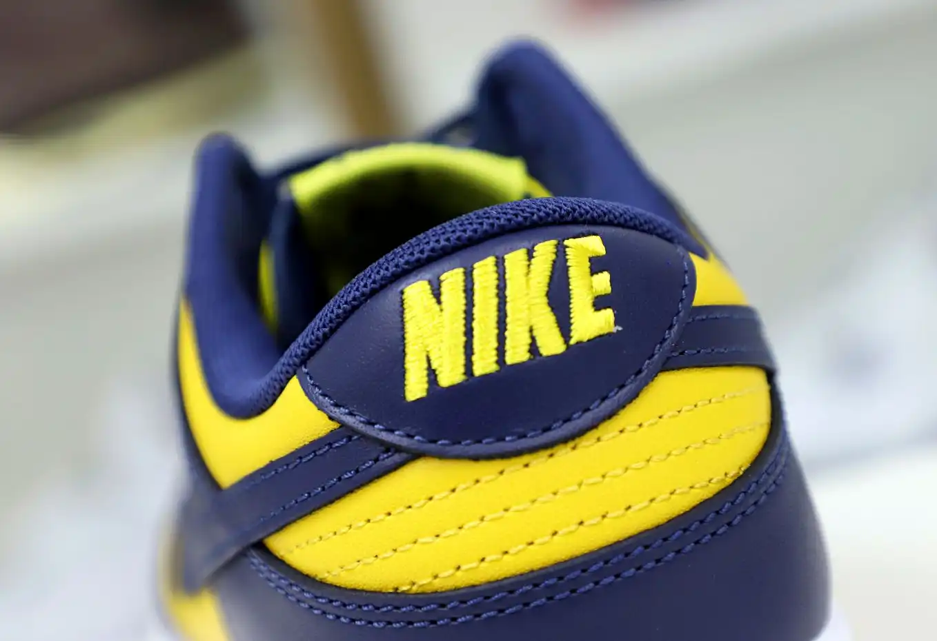 hype DUNK LOW 'MICHIGAN' 2021