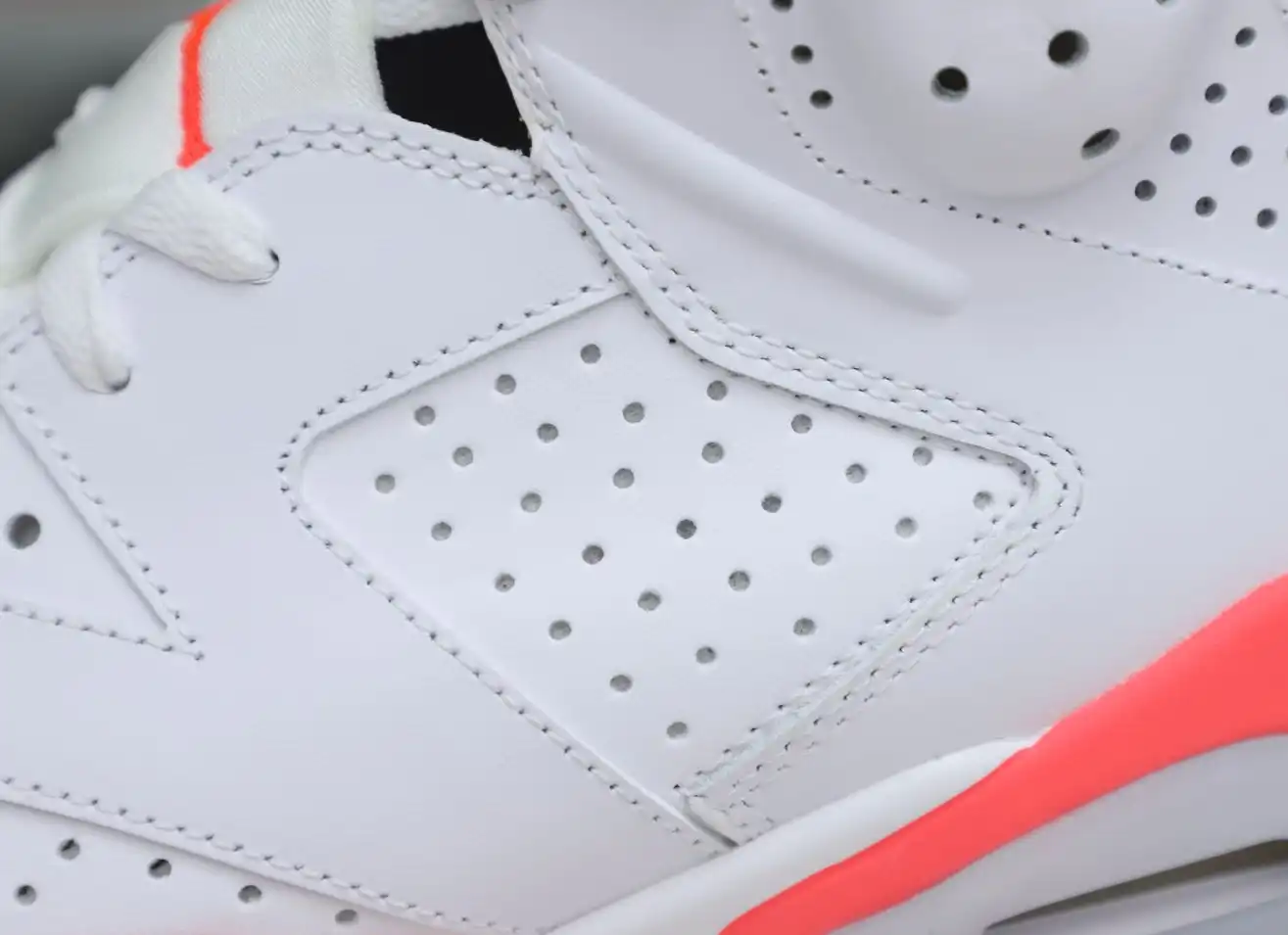 Air Jordan 6 Retroinfrared White