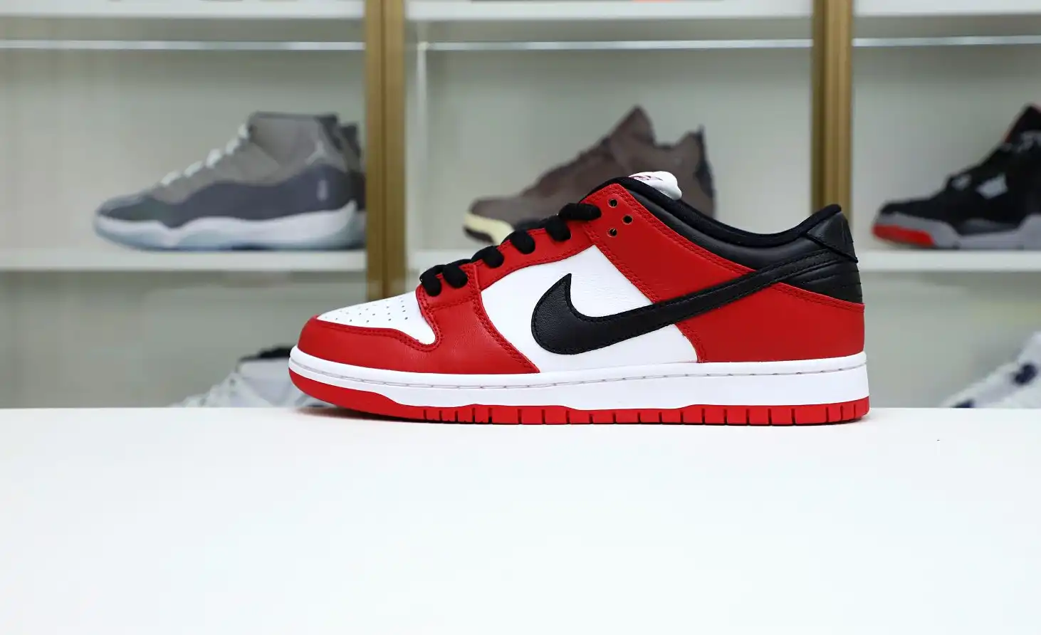 hype NIKE SB DUNK LOW “CHICAGO”