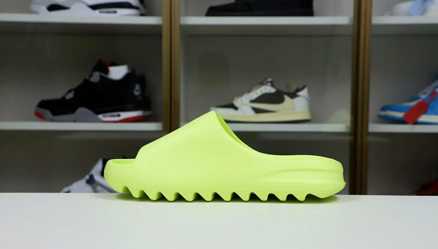 hype YEEZY SLIDES GX6138