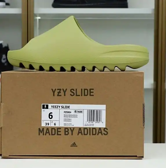 hype Yeezy Slide "Resin"FZ5904