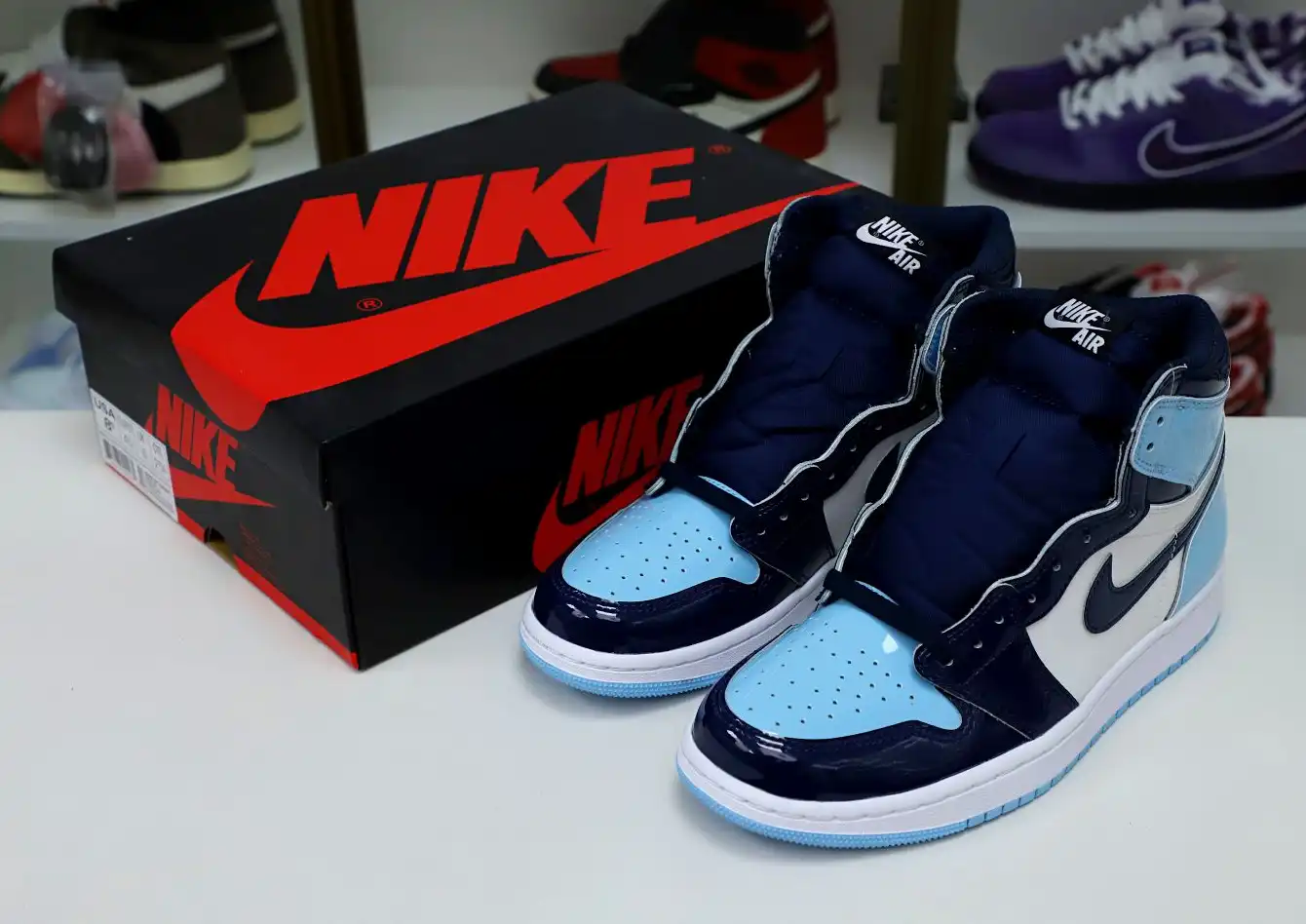 WMNS AIR JORDAN 1 RETRO HIGH OG 'BLUE CHILL'
