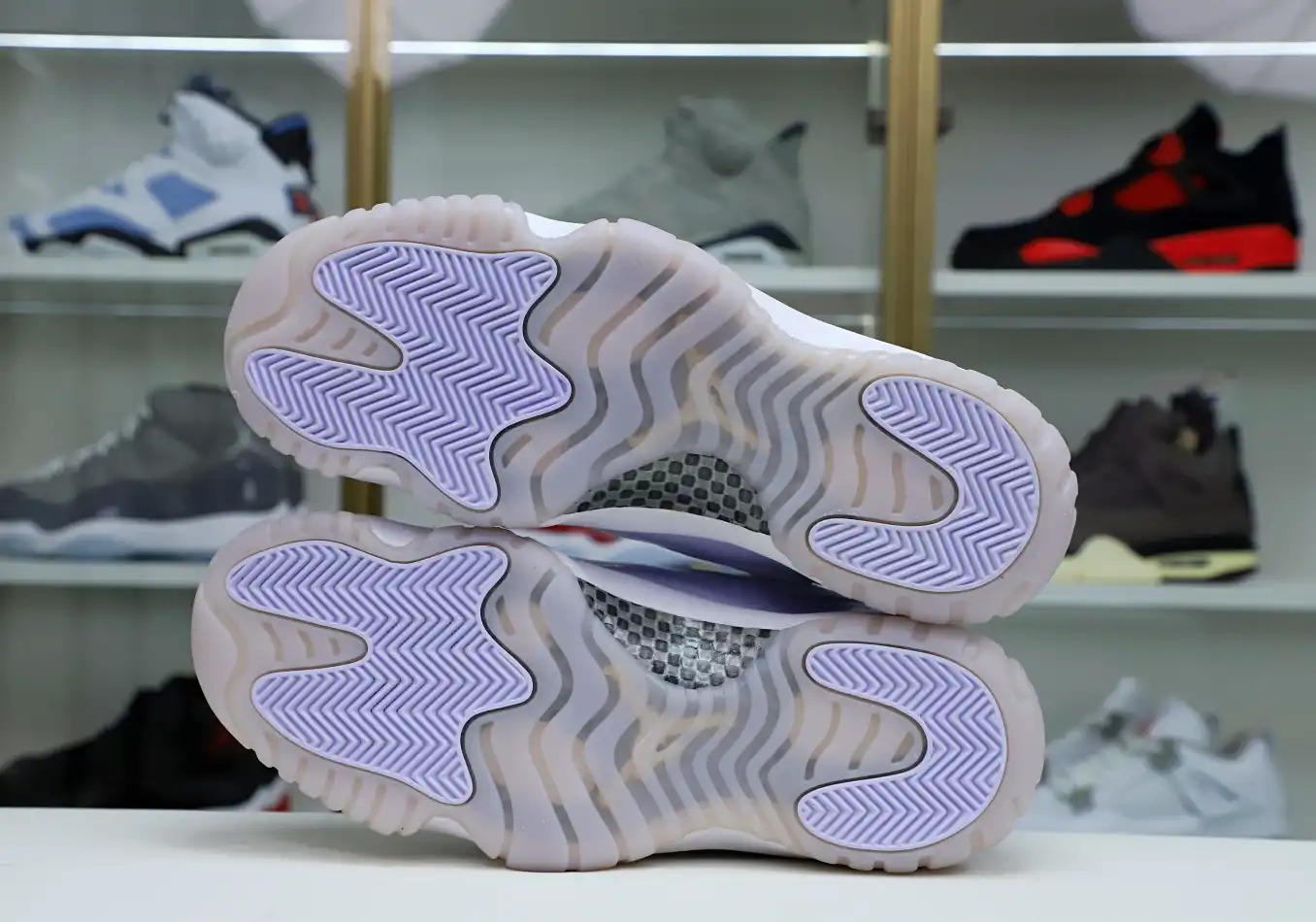 AIR JORDAN 11 LOW PURE VIOLET