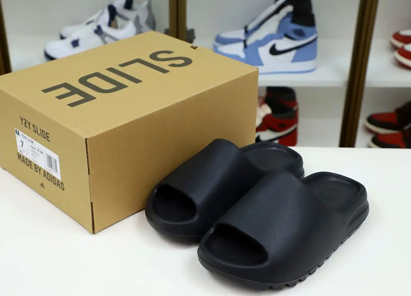 hype YEEZY SLIDE ONYX