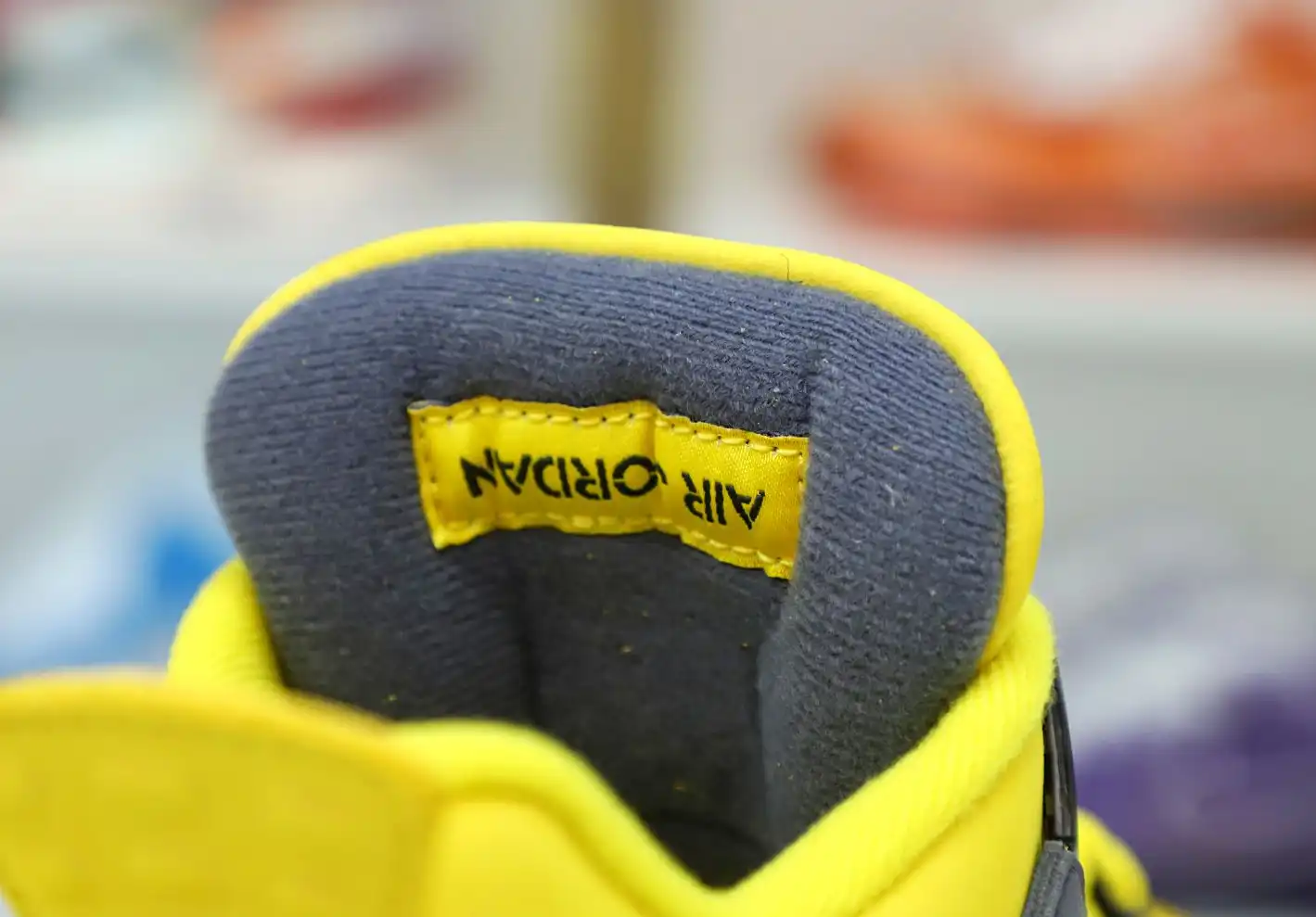 AIR JORDAN AIR JORDAN 4 RETRO 'LIGHTNING' 2021