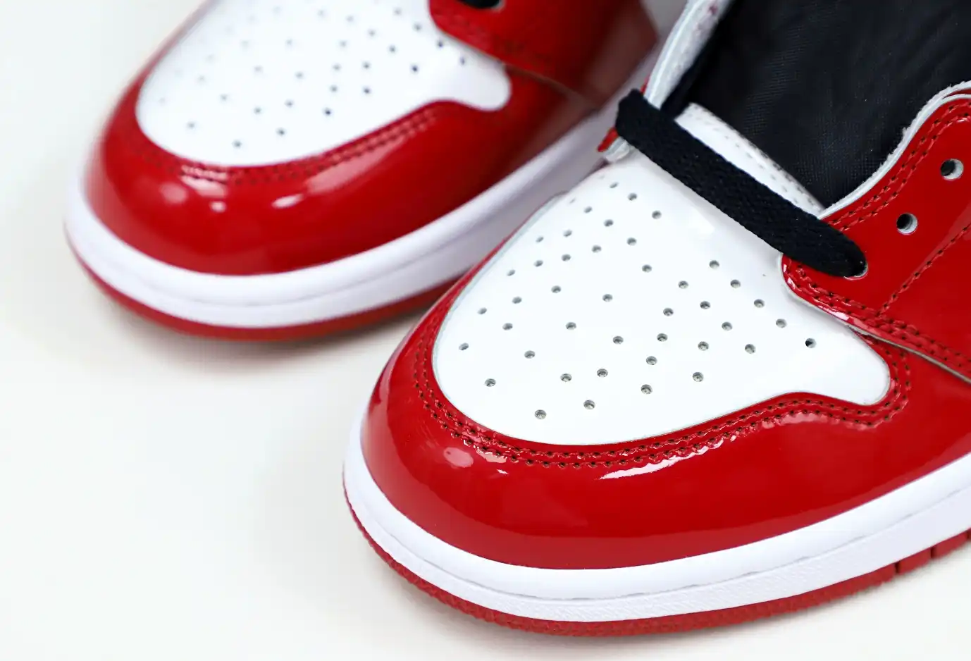 AIR JORDAN 1 RETRO HIGH OG 'FEARLESS'