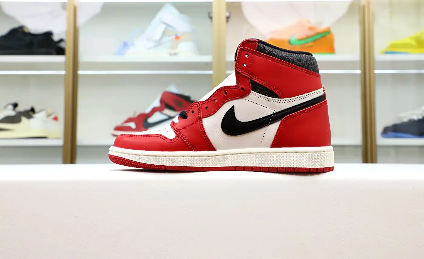AIR JORDAN 1 REIMAGINED LOST AND FOUND “CHICAGO” 2022