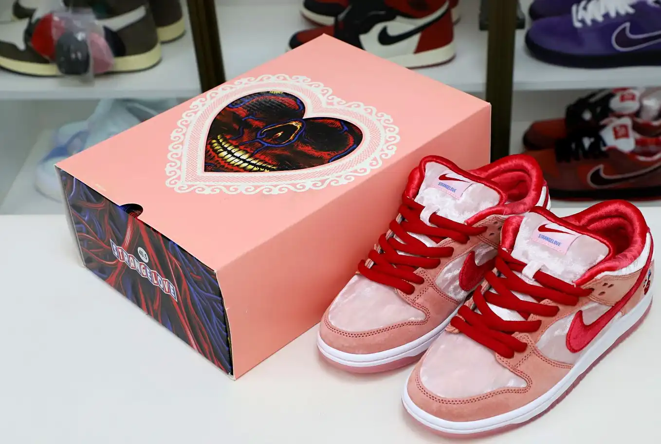 hype STRANGELOVE X DUNK LOW SB 'VALENTINE'S DAY'