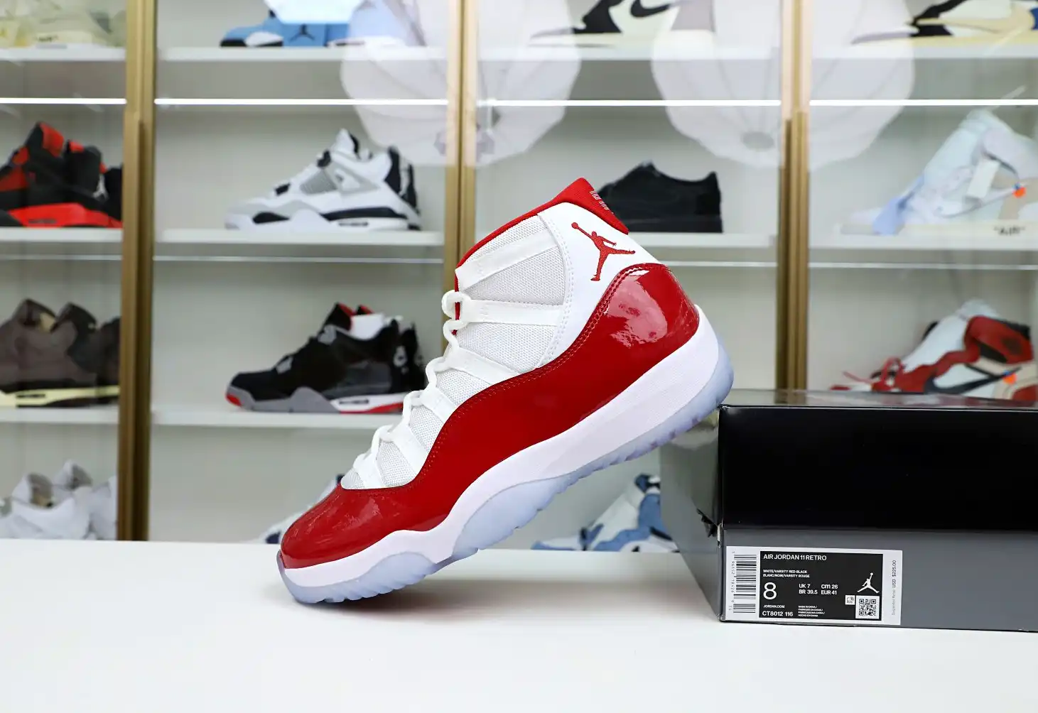 AIR JORDAN 11 