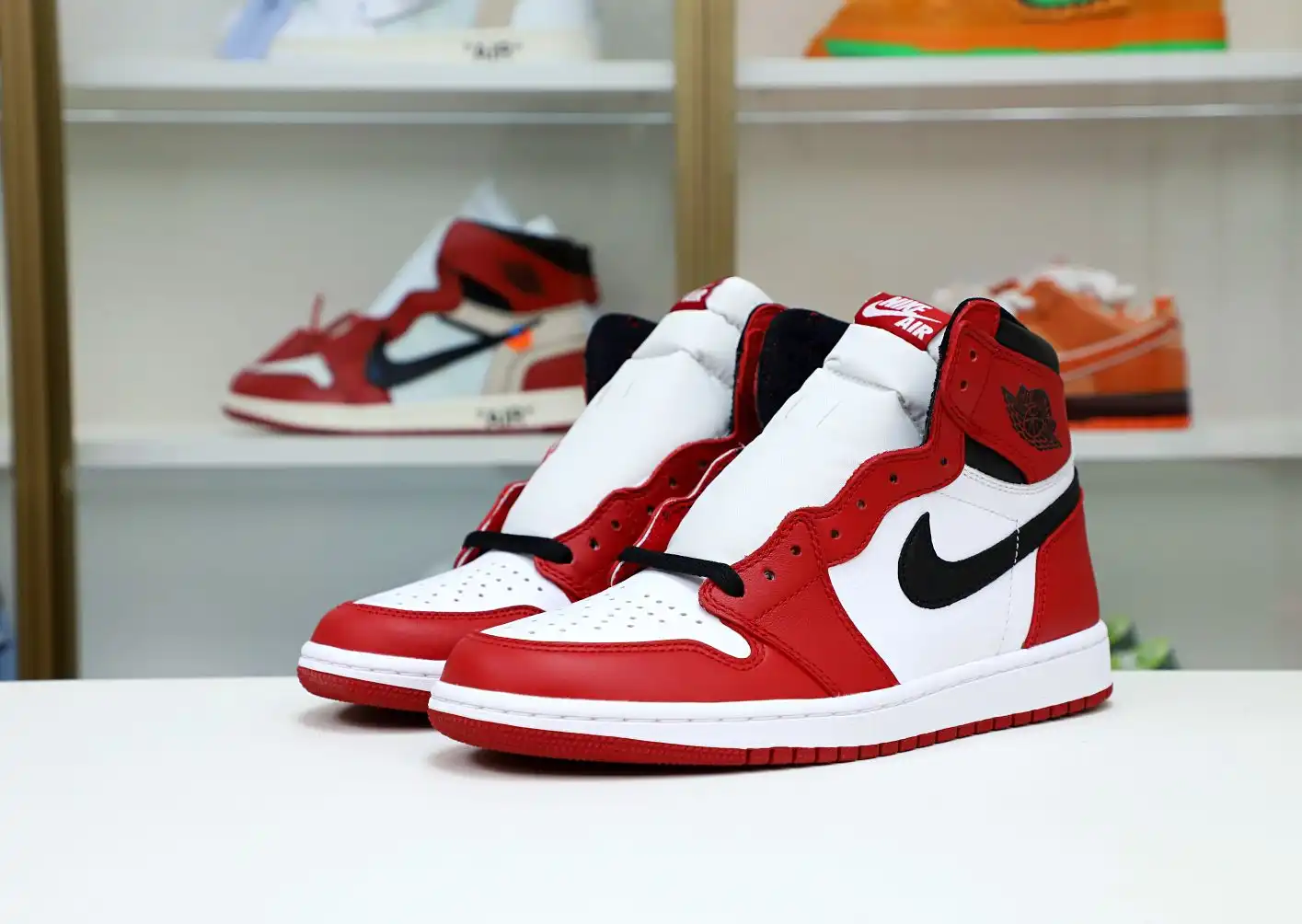 AIR JORDAN 1 RETRO HIGH OG 'CHICAGO' 2015
