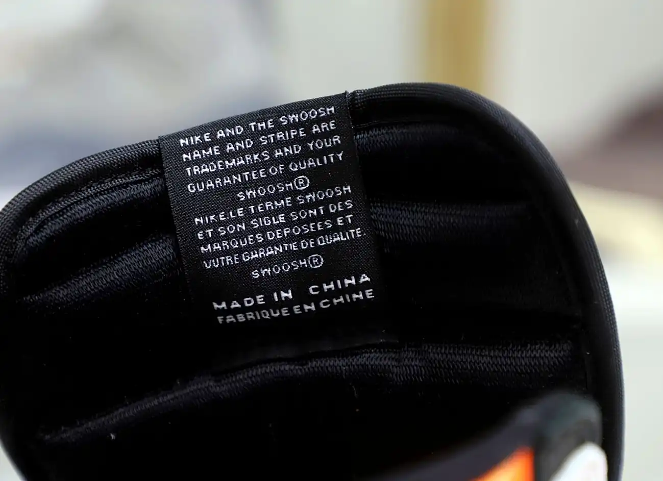 Air Jordan 1 Retro High OG Electro Orange'
