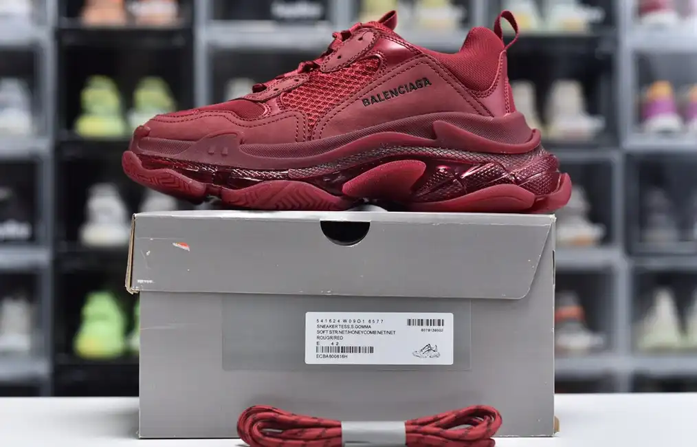 hype Balenciaga is available in all sizes. You cannot place an order on the website. You can contact customer service to purchase.BLGA Triple S