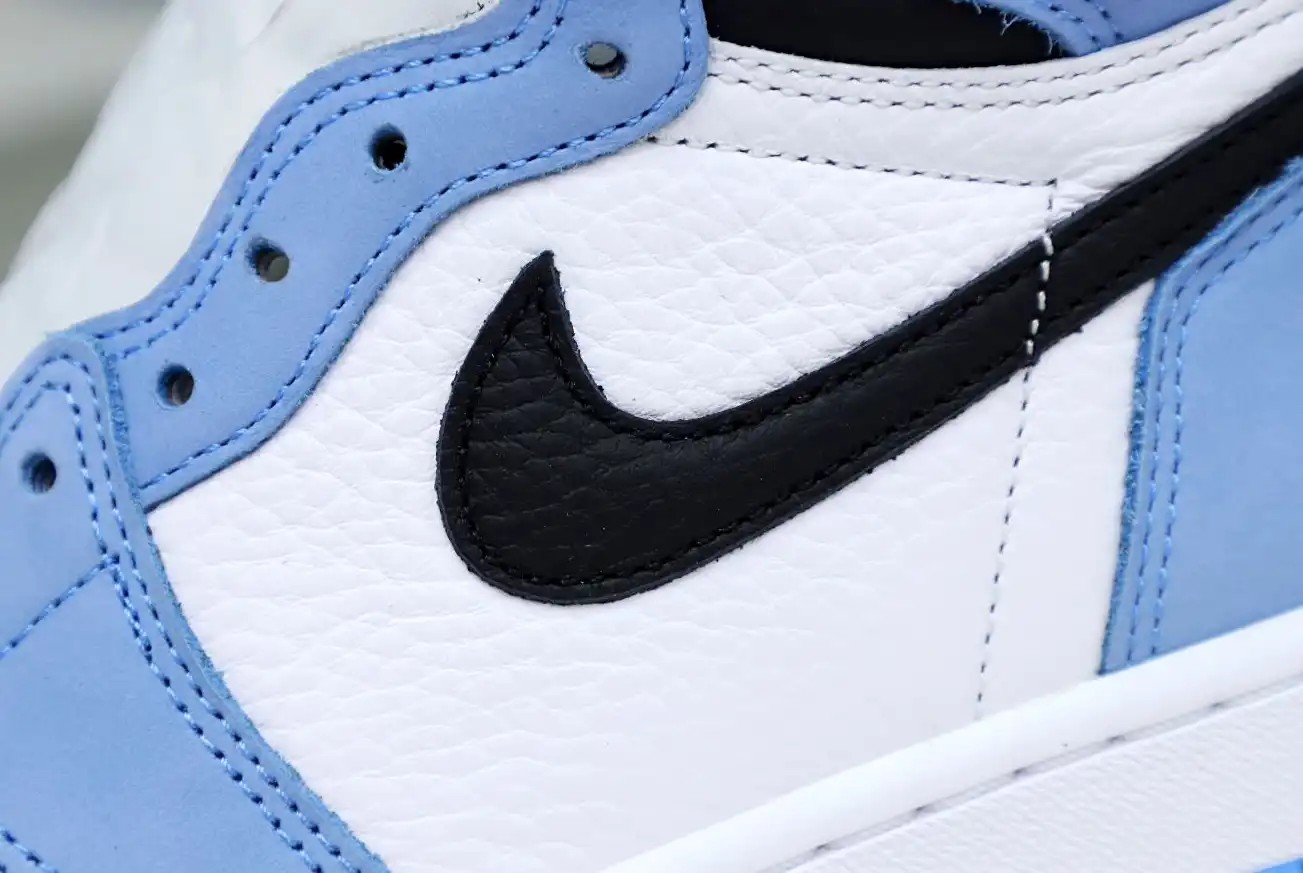 AIR JORDAN 1 RETRO HIGH OG 'UNIVERSITY