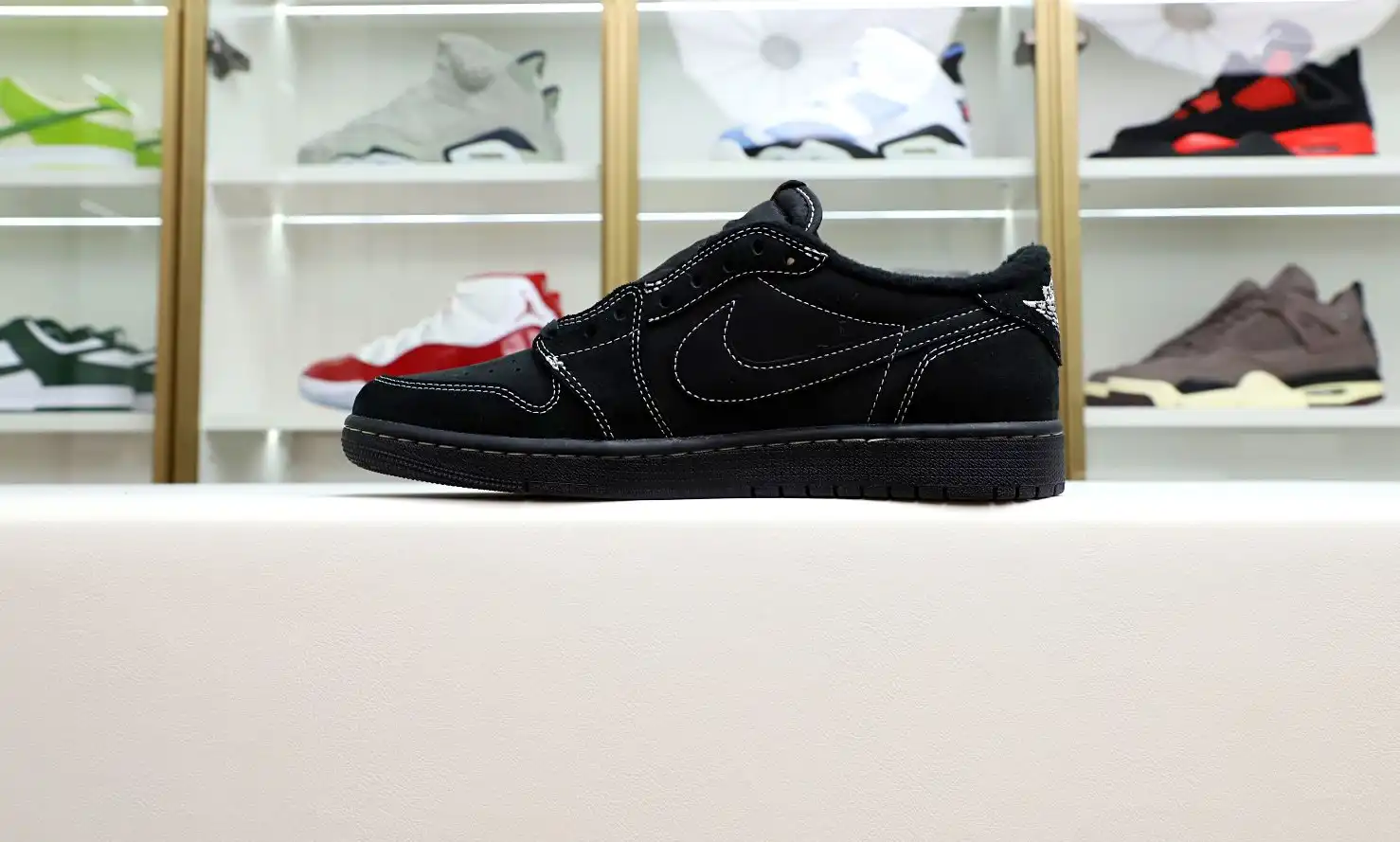 TRAVIS SCOTT X NIKE AIR JORDAN 1 LOW OG “BLACK PHANTOM”