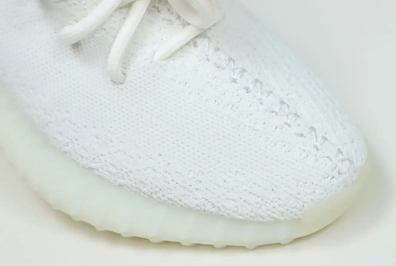 hype YEEZY BOOST 350 V2 'CREAM WHITE   TRIPLE WHITE'