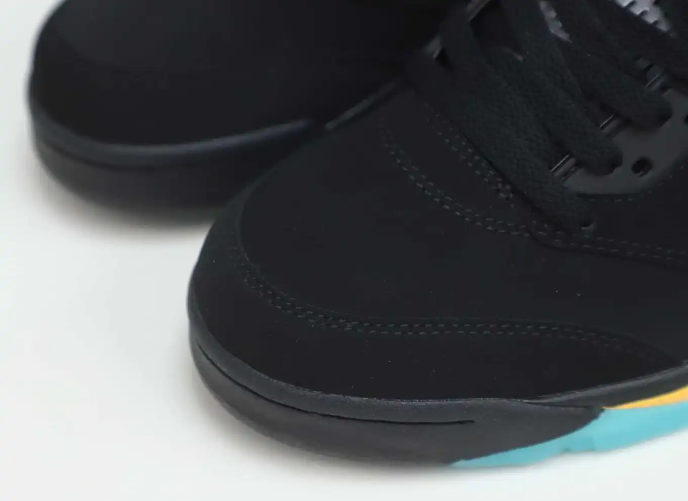 AIR JORDAN 5 