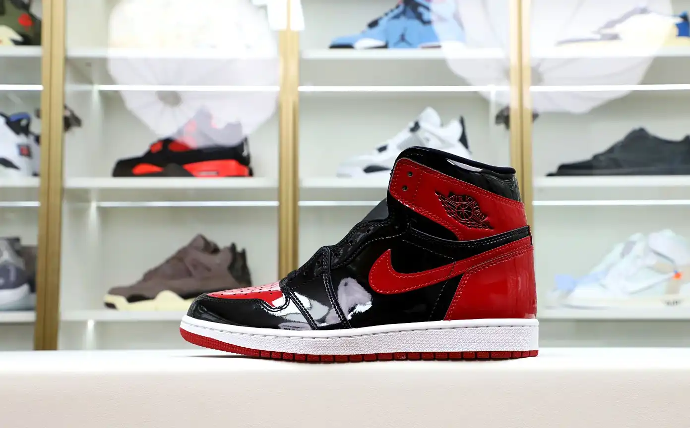 AIR JORDAN 1 HIGH OG BRED PATENT
