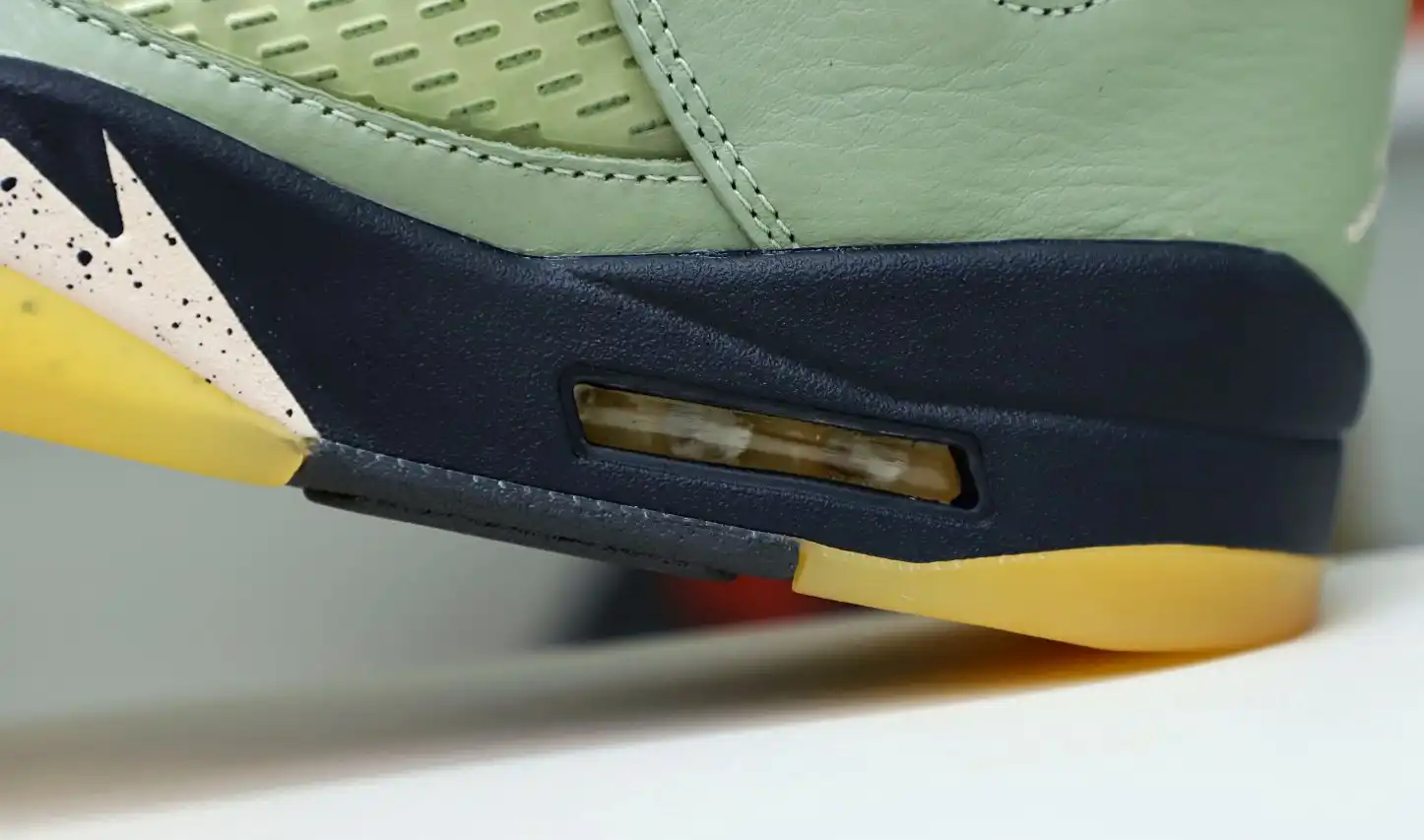 AIR JORDAN 5 