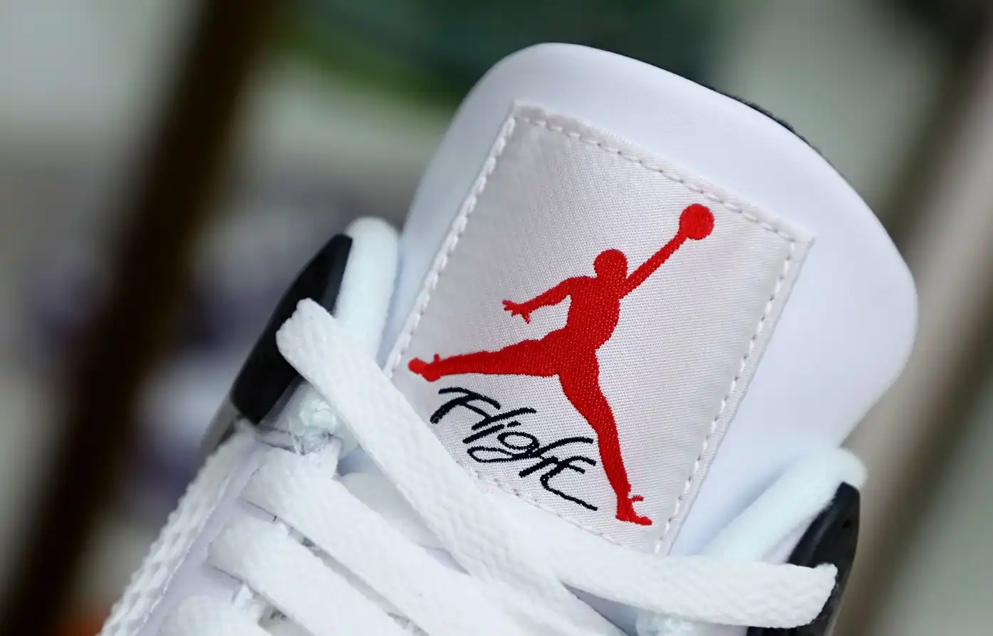 Air Jordan 4 Retro White Cement