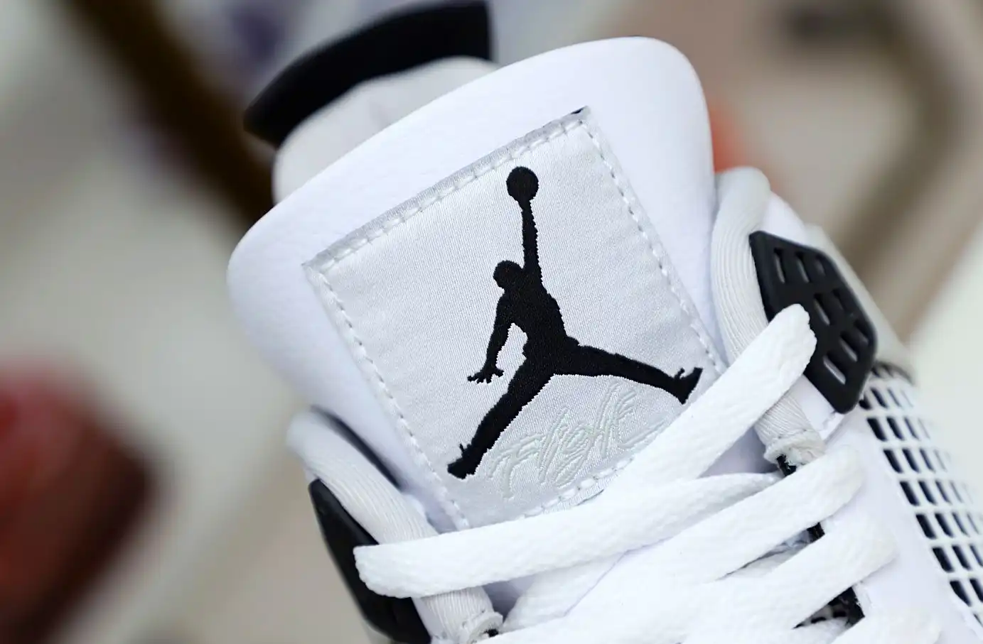 AIR JORDAN 4 MILITARY BLACK