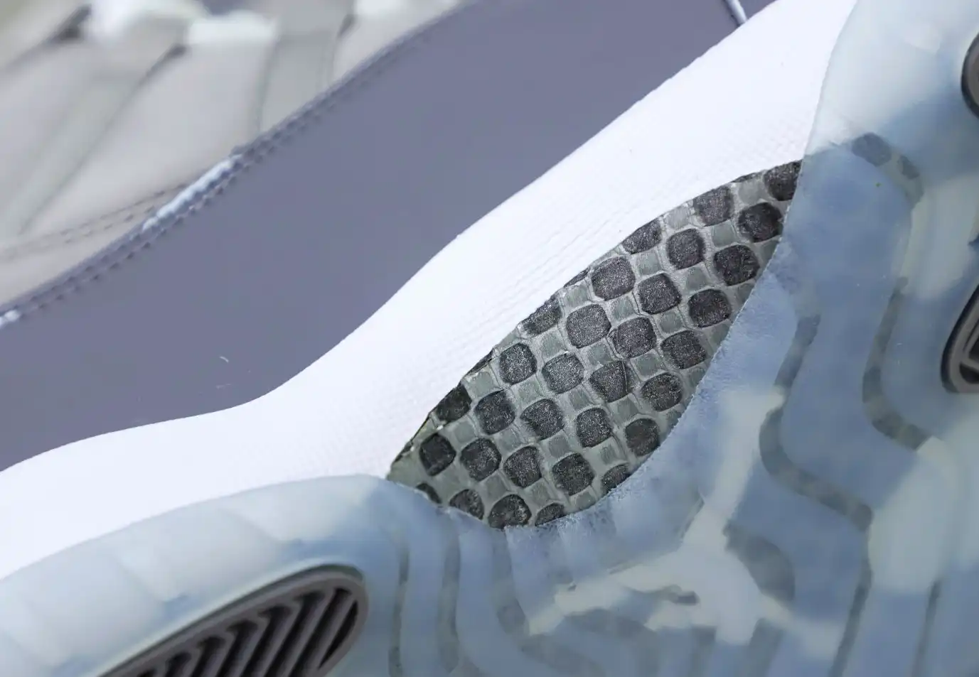 AIR JORDAN 11 RETRO 'COOL GREY' 2021