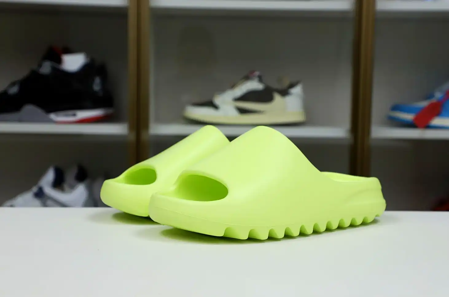 hype YEEZY SLIDES GX6138