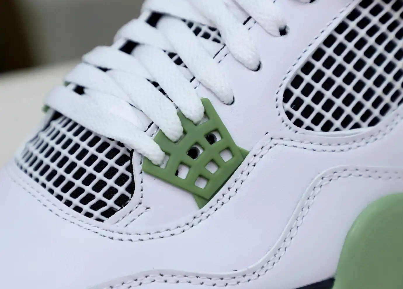AIR JORDAN 4 