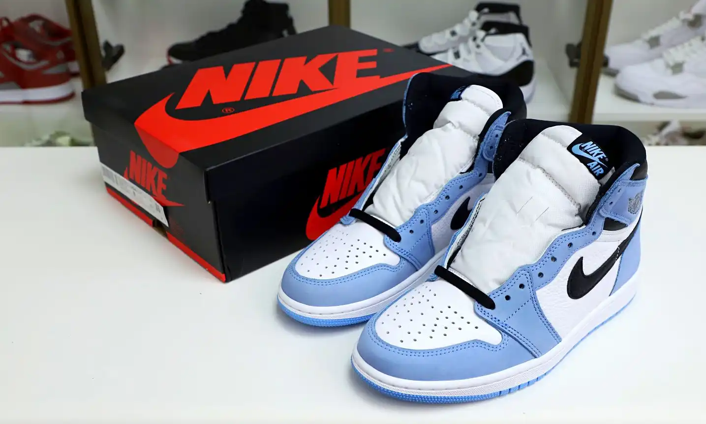 AIR JORDAN 1 RETRO HIGH OG 'UNIVERSITY