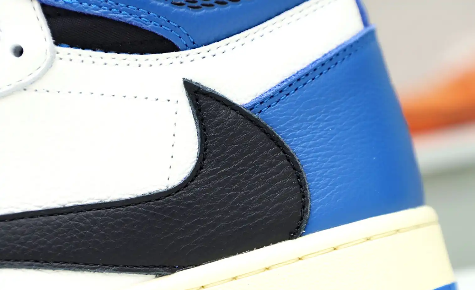 FRAGMENT DESIGN X TRAVIS SCOTT X AIR JORDAN 1 RETRO HIGH