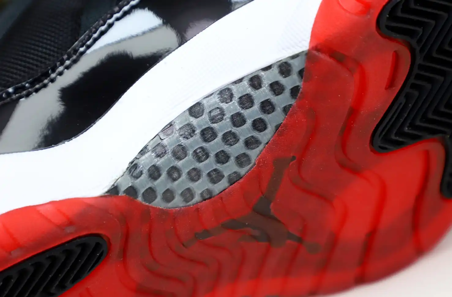 AIR JORDAN 11 RETRO BRED LOW