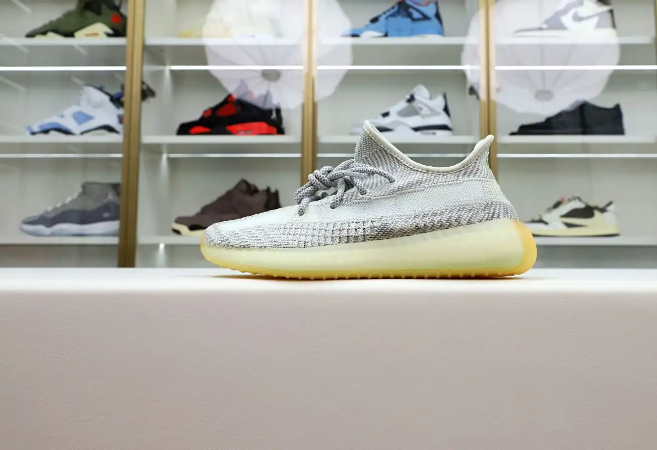 hype YEEZY BOOST 350 V2 'YESHAYA NON-REFLECTIVE'