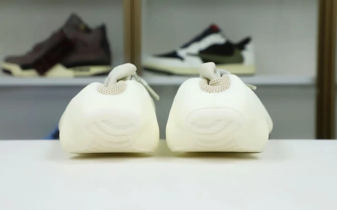 hype YEEZY 450 CLOUD WHITE H68038