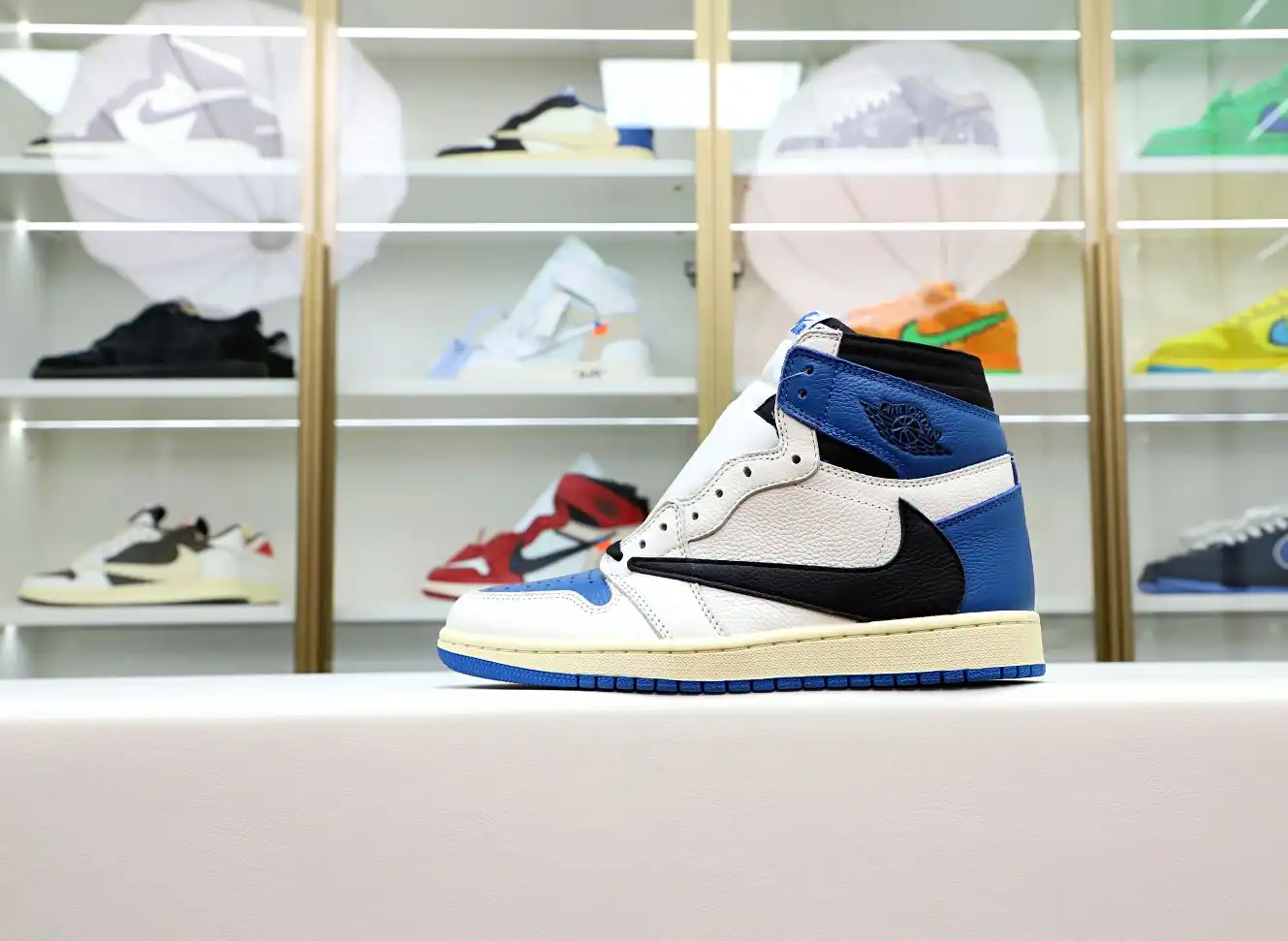FRAGMENT DESIGN X TRAVIS SCOTT X AIR JORDAN 1 RETRO HIGH