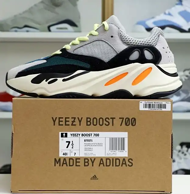 hype YEEZY BOOST 700 'WAVE RUNNER'