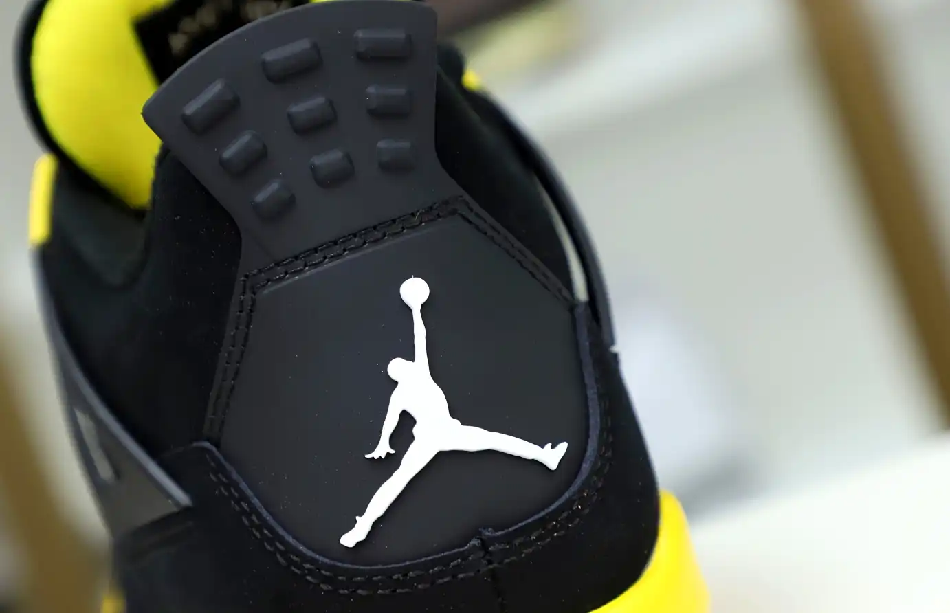 Jordan Air Jordan4 thunder  2023
