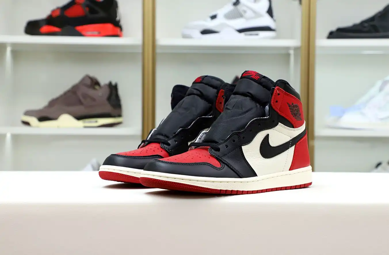 AIR JORDAN 1 RETRO HIGH OG 'BRED TOE'