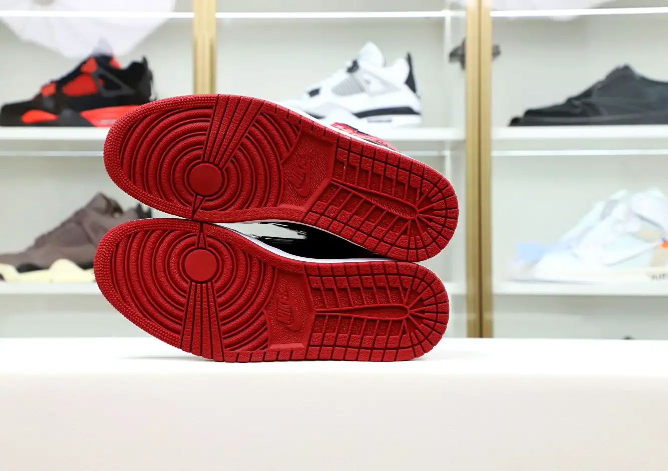 AIR JORDAN 1 HIGH OG BRED PATENT