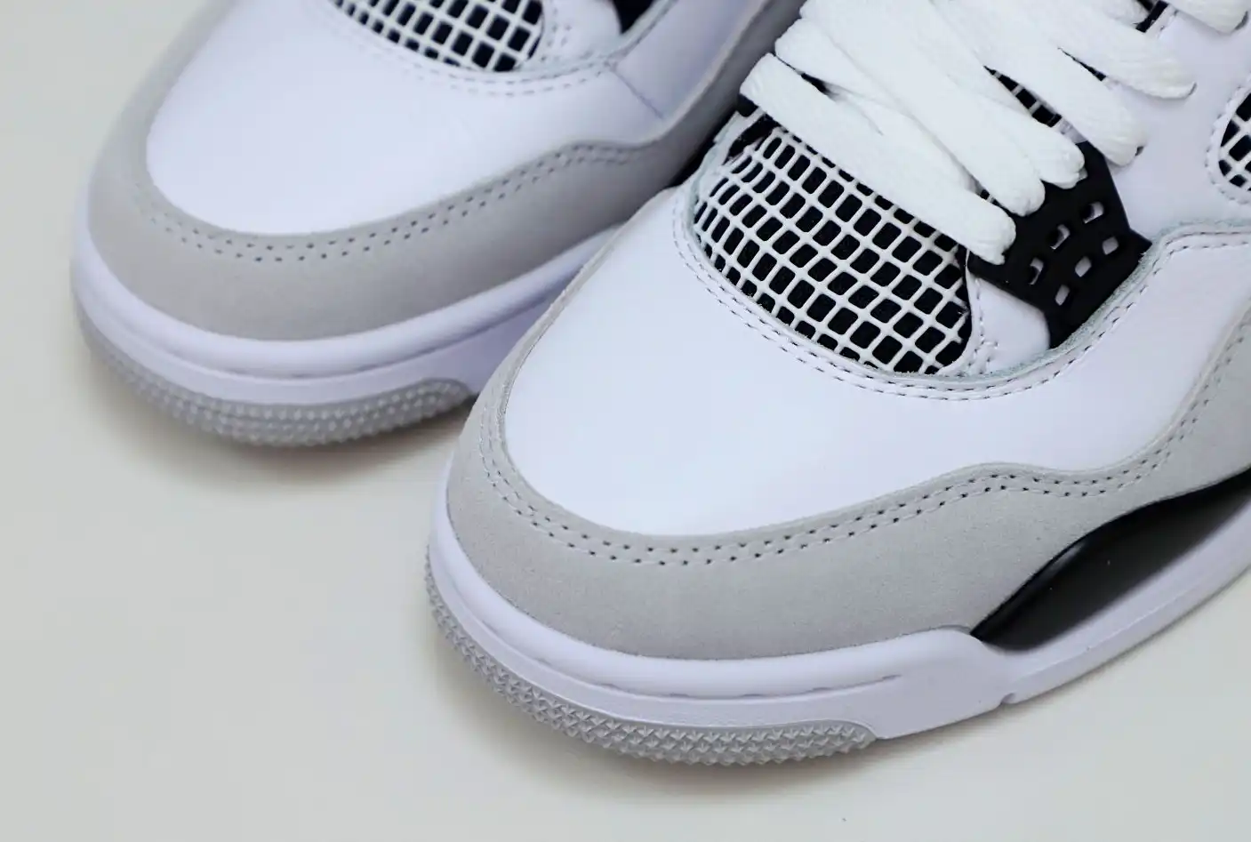 AIR JORDAN 4 MILITARY BLACK