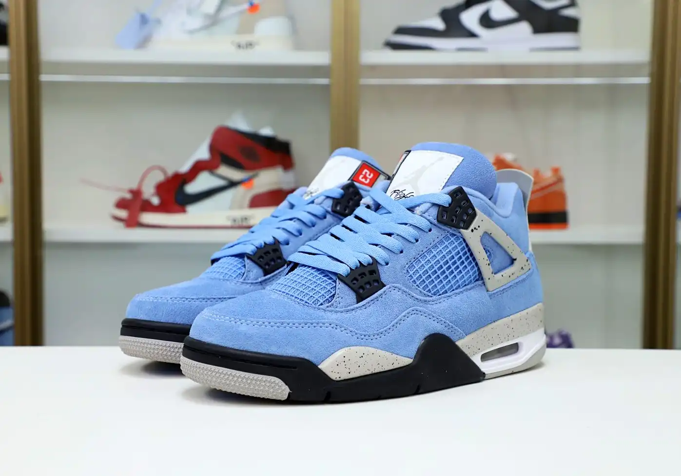 AIR JORDAN 4 UNIVERSITY BLUE